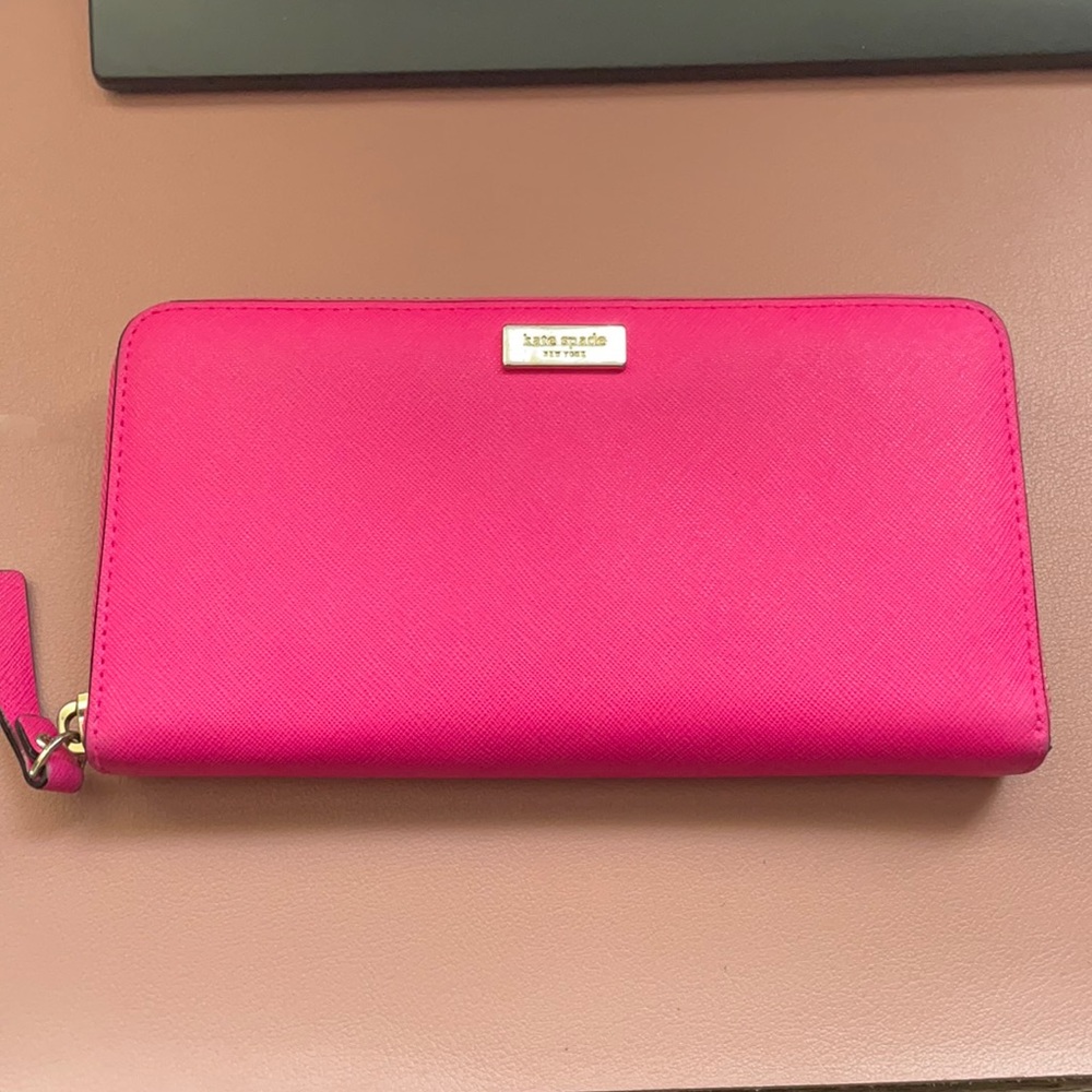 Kate Spade Zipper Wallet